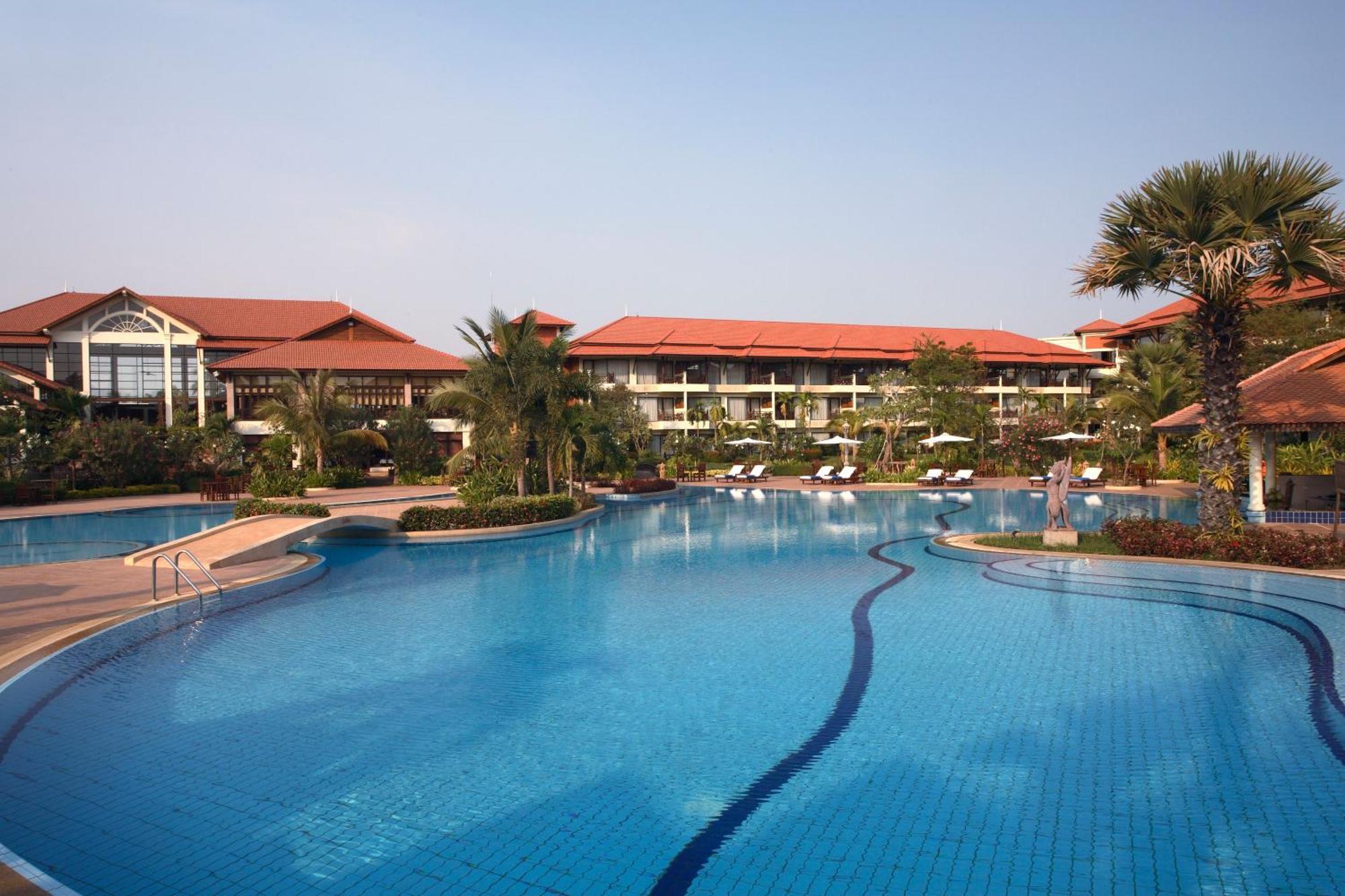 Angkor Palace Suite & Villa Siem Reap Exterior photo