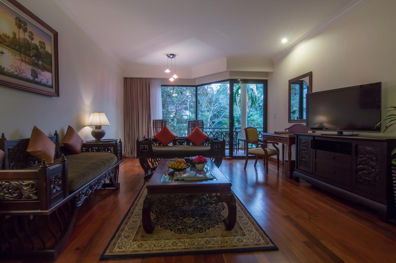 Angkor Palace Suite & Villa Siem Reap Exterior photo