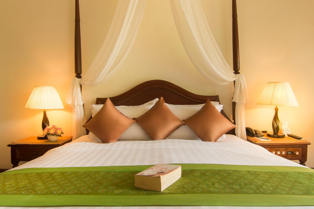Angkor Palace Suite & Villa Siem Reap Exterior photo