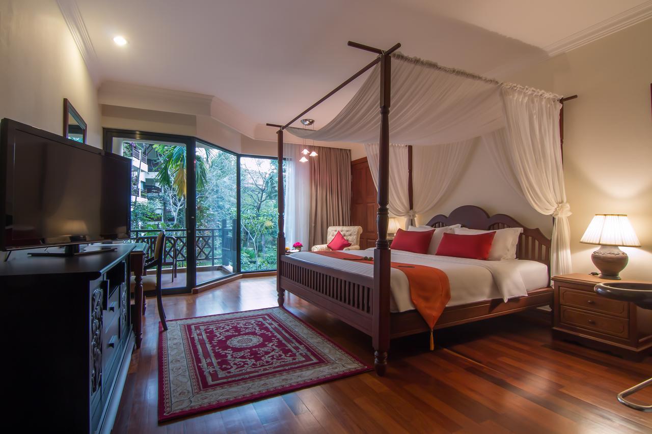 Angkor Palace Suite & Villa Siem Reap Exterior photo
