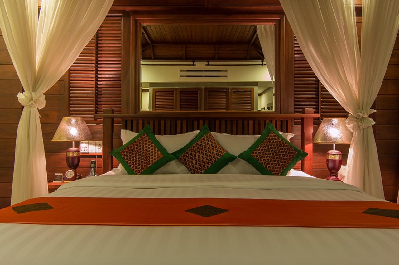 Angkor Palace Suite & Villa Siem Reap Exterior photo