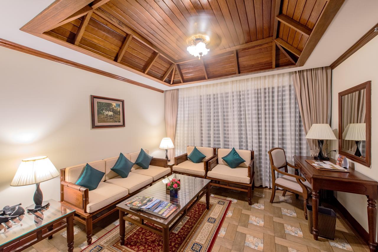 Angkor Palace Suite & Villa Siem Reap Exterior photo