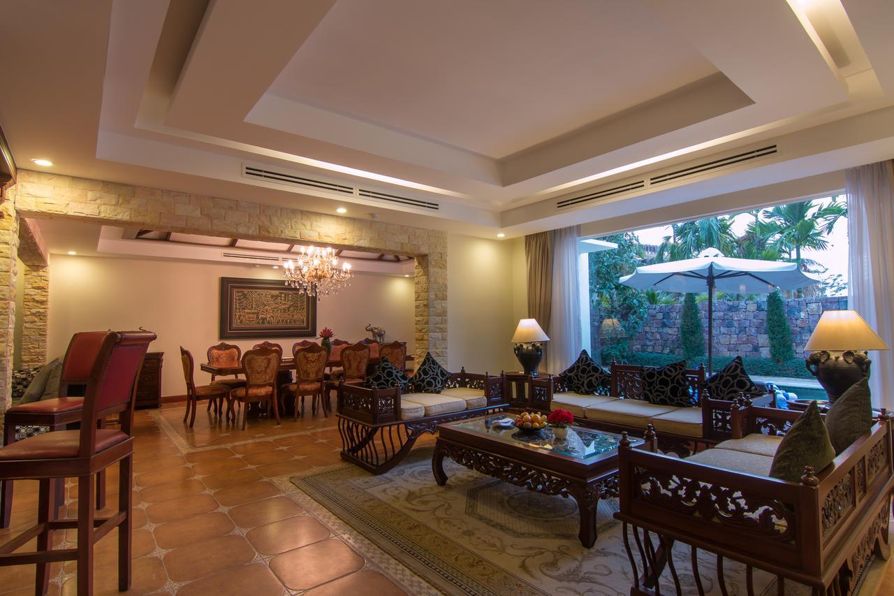 Angkor Palace Suite & Villa Siem Reap Exterior photo