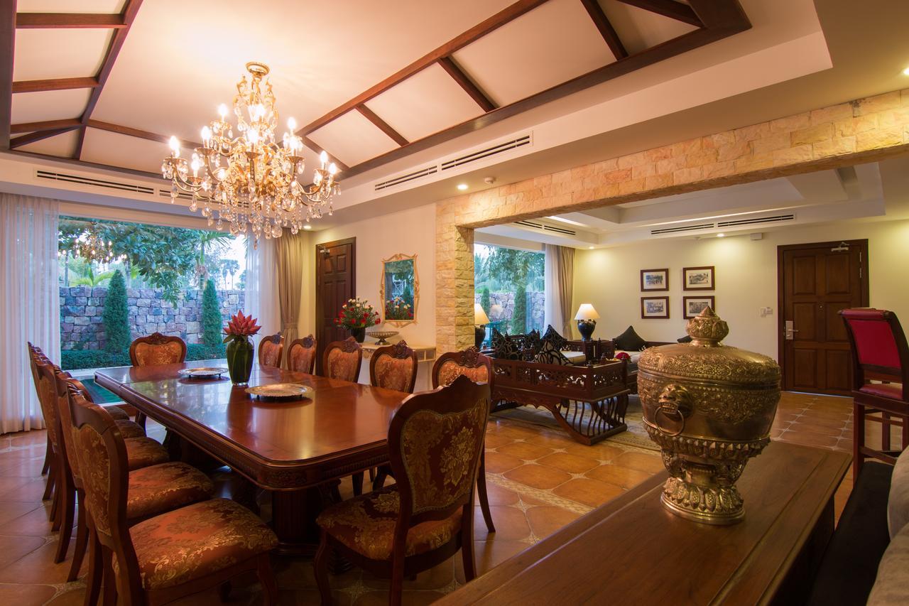 Angkor Palace Suite & Villa Siem Reap Exterior photo
