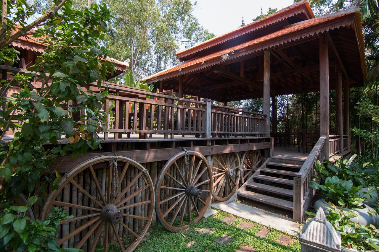 Angkor Palace Suite & Villa Siem Reap Exterior photo