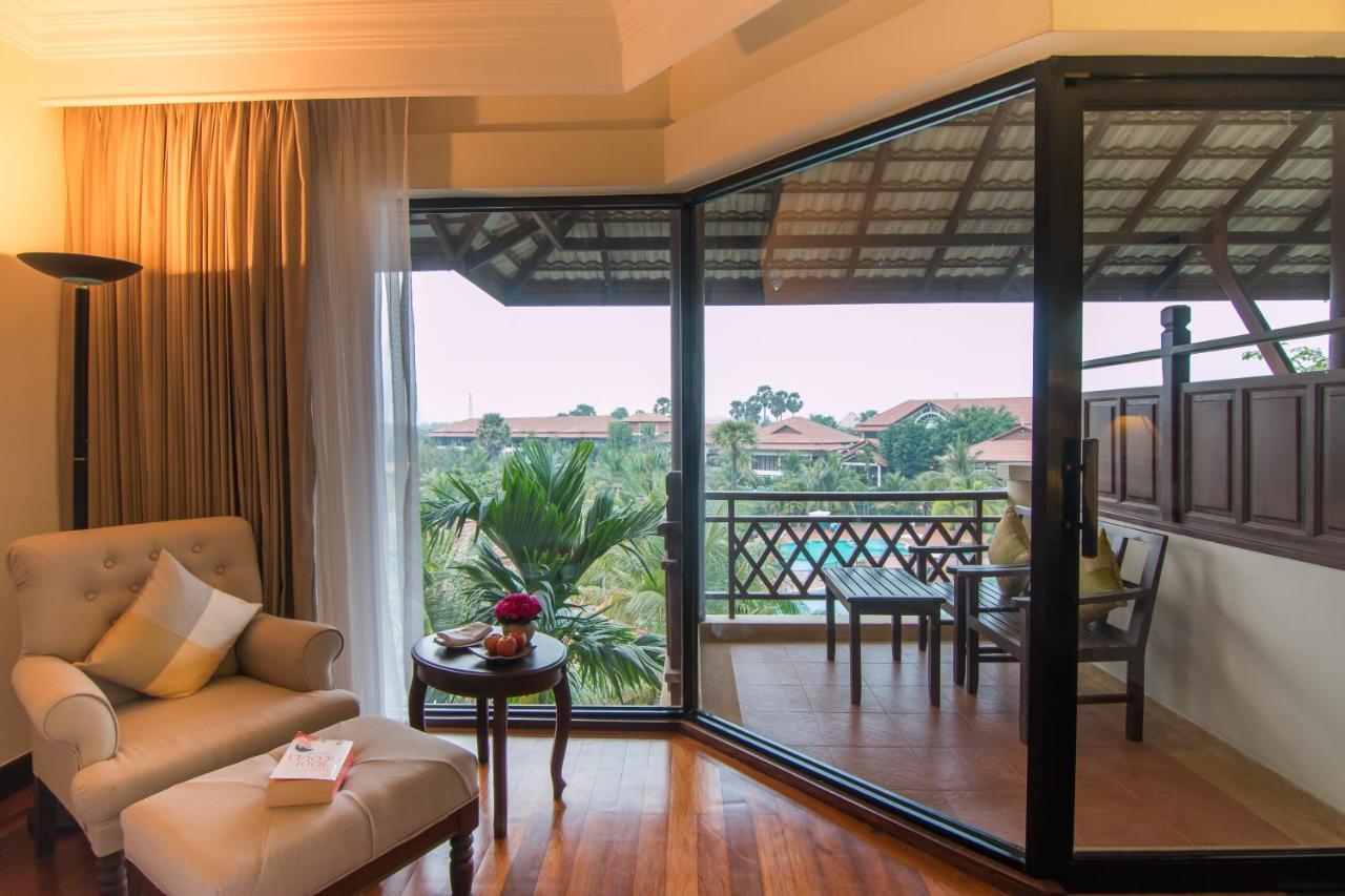 Angkor Palace Suite & Villa Siem Reap Exterior photo